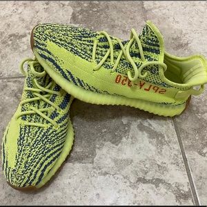 Yeezy Boost 350 v2 semi frozen yellow